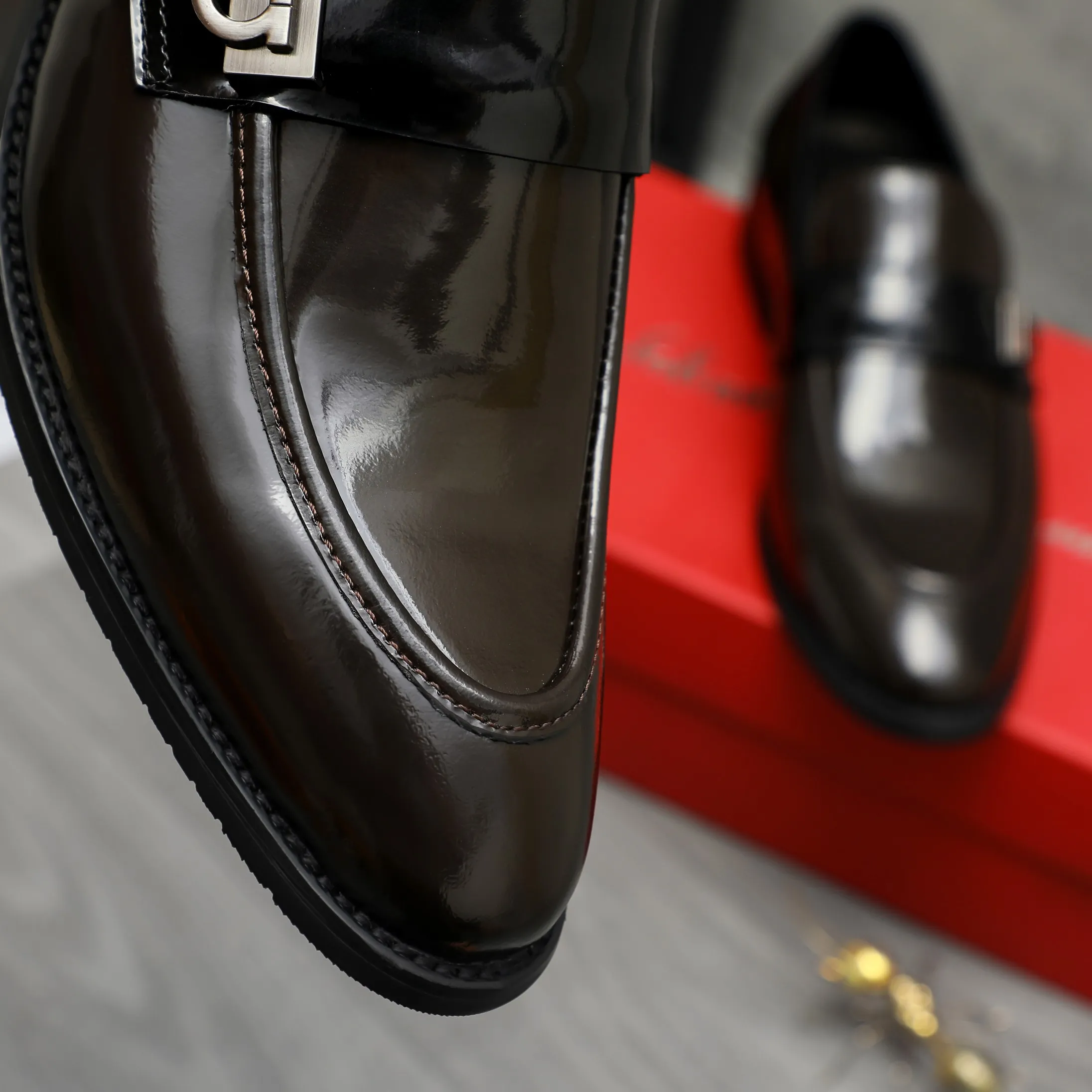Men's shoes 💰460 Product trademark: Ferragamo "Ferragamo" business slip-on leather shoes Regular size: 39-44 Product materials: Selected high-quality pearlescent cowhide upper, cowhide lining, original outsole